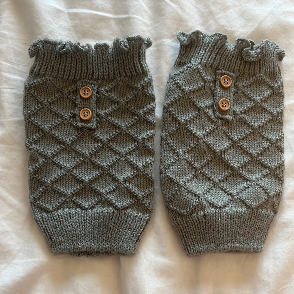 NWOT Gray Knit Leg Warmers with Button Detail